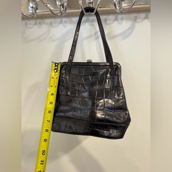 Unique Vintage Sleek Black Crocodile-Embossed Hand  Bag - Picture 7 of 14